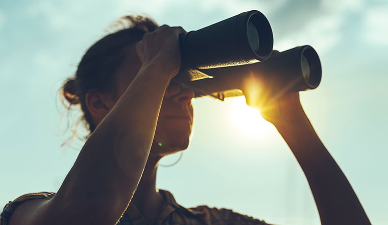 binoculars looking through