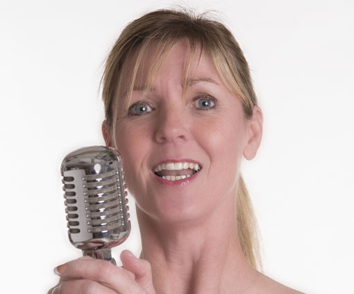 microphone-woman-510