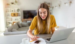 A picture of an agent working from home