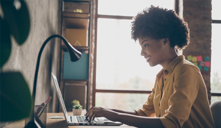 A picture of an agent working from a home office