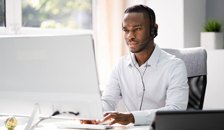 A picture of a call centre agent