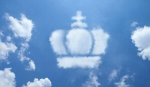 Clouds shaped like a Crown.