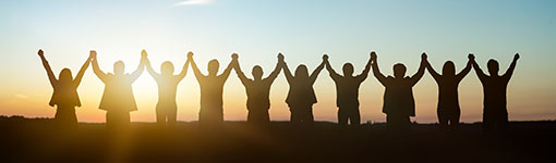 REDPIXEL.PL - Shutterstock - 1911651289 Teamwork concept with a group of people