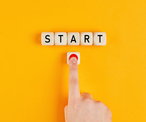 Cagkan Sayin - Shutterstock - 1788902324 Start written on wooden cubes