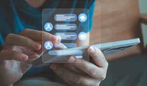 Person messaging a online call centre agent