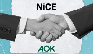 2 people shaking hands